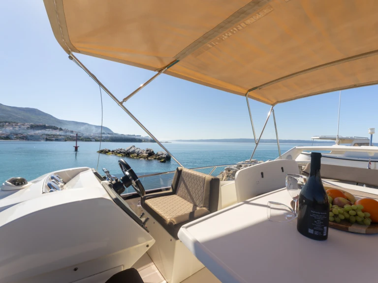 Louer Yacht avec ou sans skipper Jeanneau à Stobreč