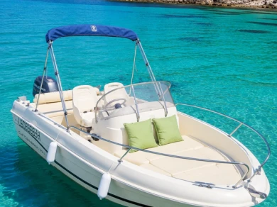 Rent a Jeanneau Cap Camarat 515 Style Mandelieu-la-Napoule