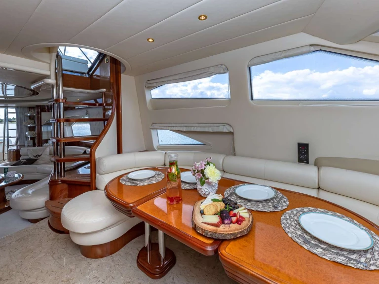 Louer Yacht avec ou sans skipper Azimut à Miami