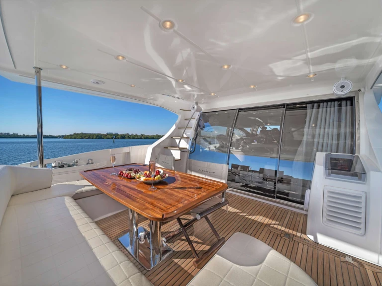 Location Yacht Azimut avec permis