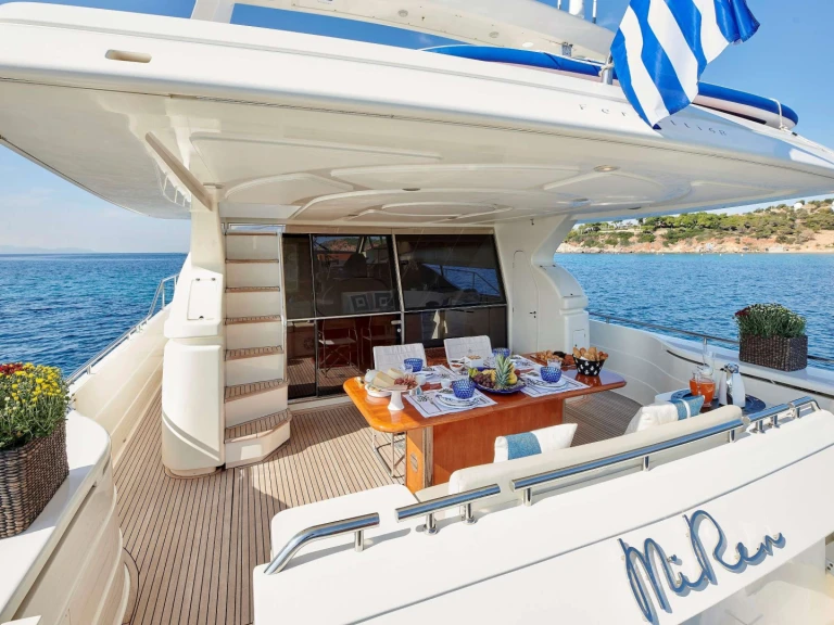 Ferretti MIREN a louer à Athènes