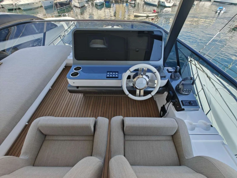 Location Yacht à Naples - Azimut ARAGREV 4