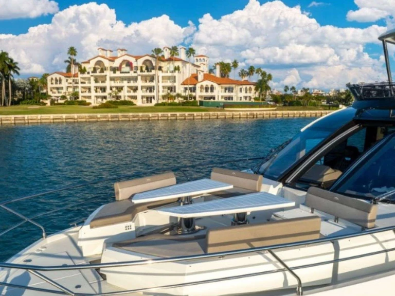 Yacht à louer à Miami Beach au meilleur prix