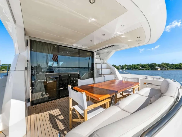 Location Yacht Sunseeker avec permis