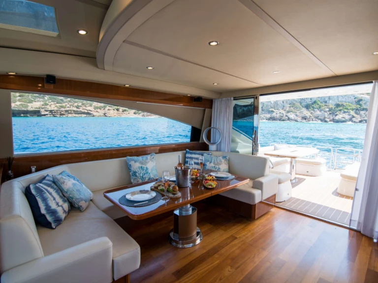 Louer Yacht avec ou sans skipper Princess, UK à Athènes