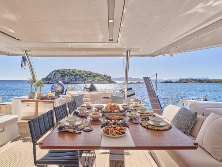 Fountaine Pajot MAJESTY OF GREECE a louer à Néa Péramos