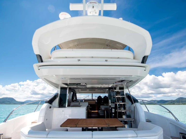 Yacht à louer à Phuket (Ville) au meilleur prix