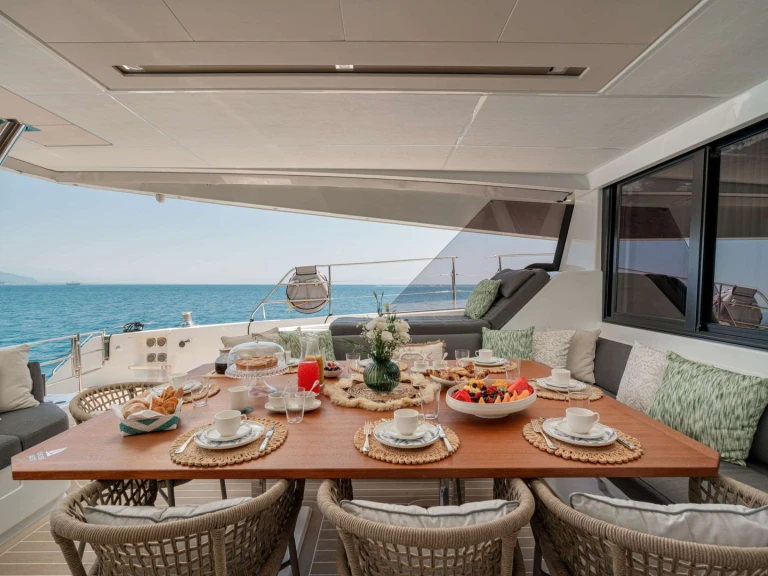 Location Yacht Fountaine Pajot avec permis