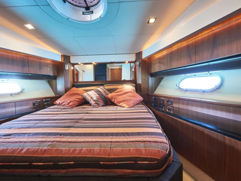 Location Yacht Sunseeker avec permis
