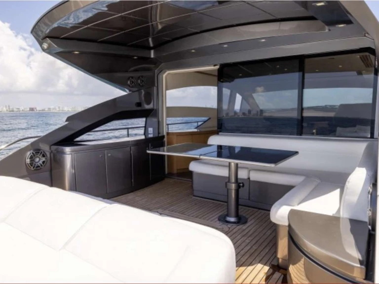 Louez un Pershing Wind à Miami