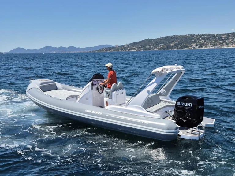 Location à Juan-les-Pins - mik mik 700 sur SamBoat
