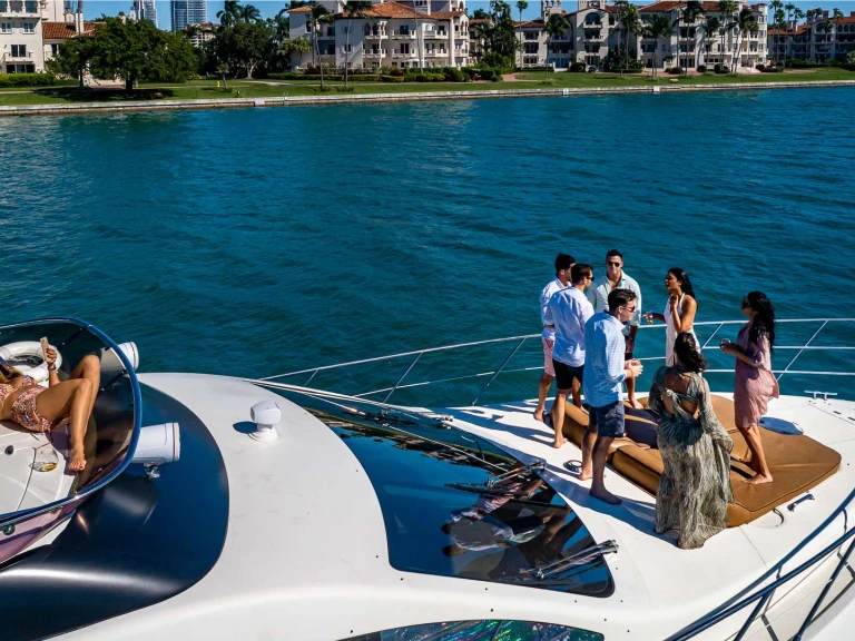 Louez un Azimut Priceless à Miami