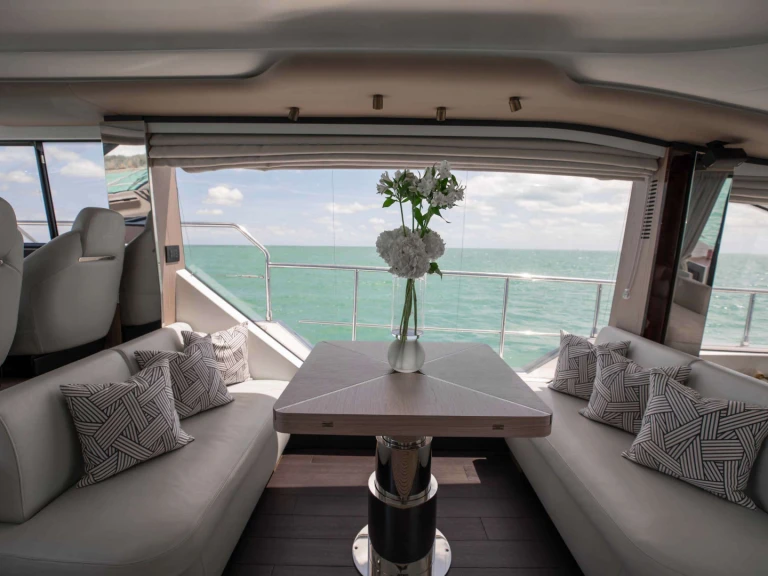 Location à Floride - Azimut Geisha sur SamBoat