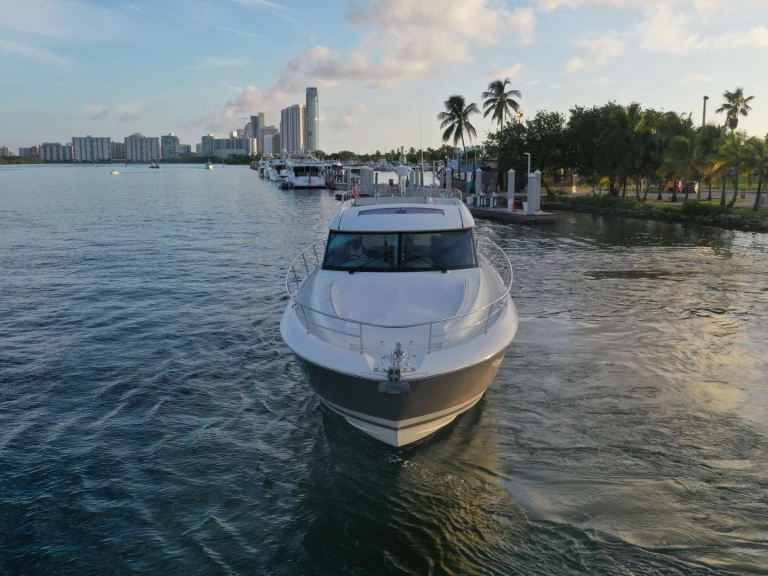 Prestige Yachts 60 Prestige a louer à Caraïbes