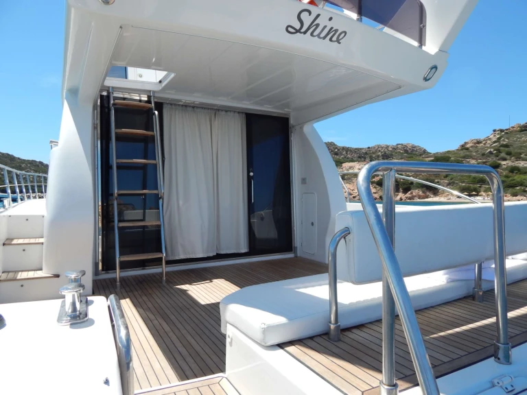 Location bateau  LADY SHINE à Cannigione sur Samboat