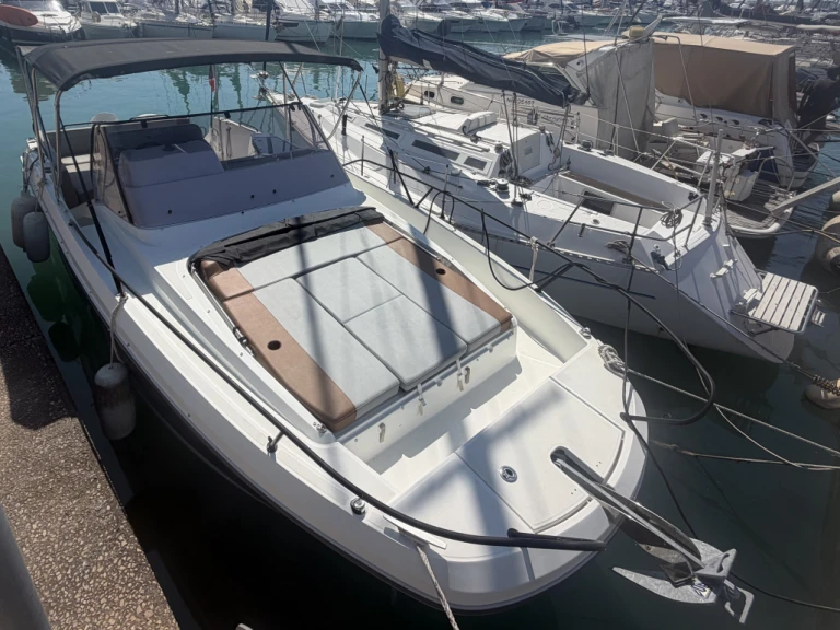Location Bateau à moteur Bénéteau avec permis