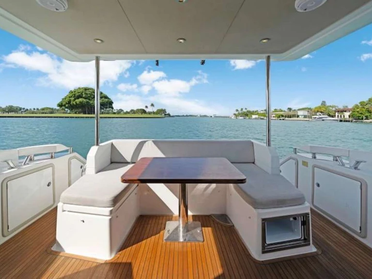 Azimut Kilauea a louer à Miami