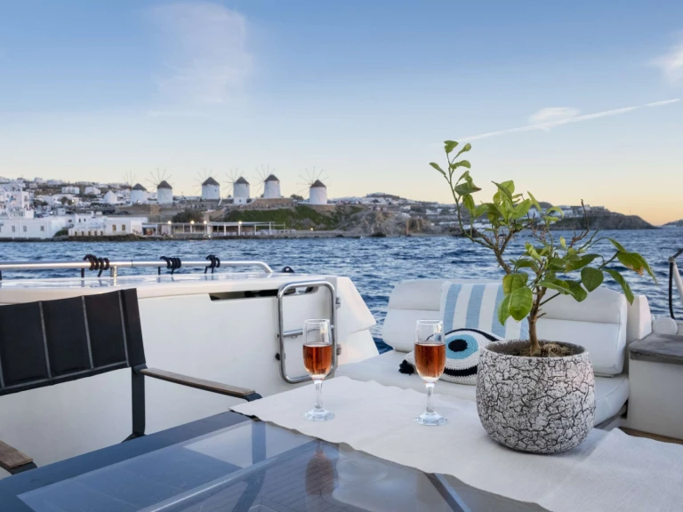 Location Yacht Ferretti avec permis