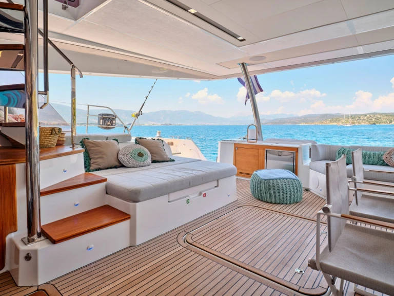 Louer Yacht avec ou sans skipper Fountaine Pajot à Le Pirée