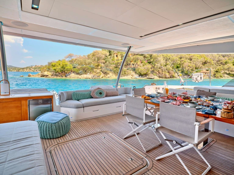Location Yacht Fountaine Pajot avec permis