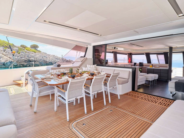 Louer Yacht avec ou sans skipper Fountaine Pajot à Le Pirée