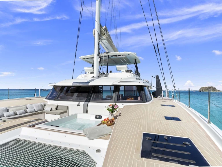 Location Catamaran à Corse - Fountaine Pajot ADEONA