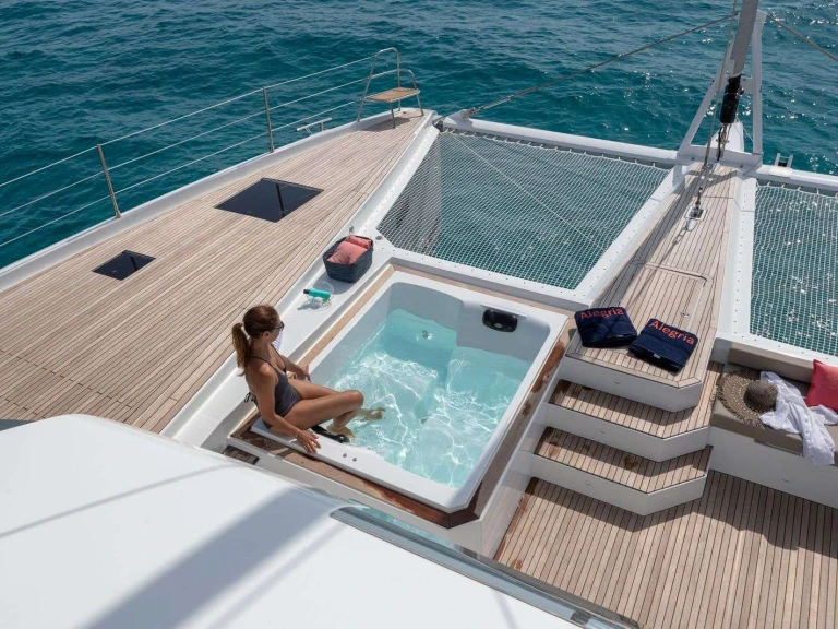 Location bateau Fountaine Pajot INSPIRANTE à Naples sur Samboat