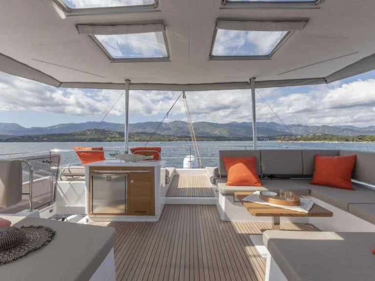 Location Yacht Fountaine Pajot avec permis