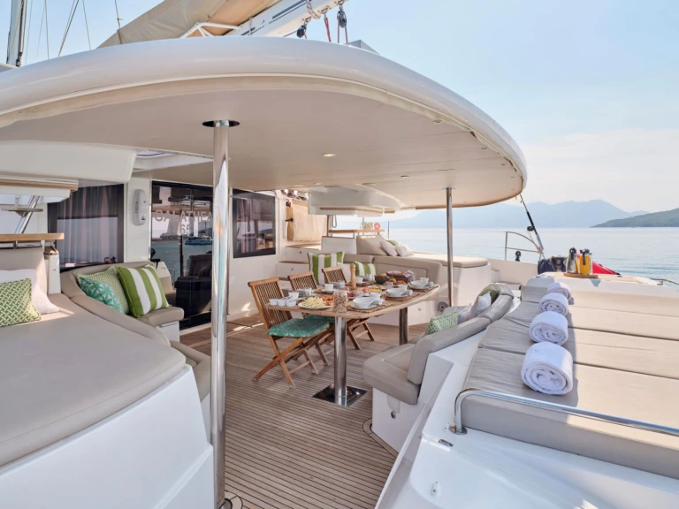Location Yacht à Néa Péramos - Fountaine Pajot WORLD'S END (MED)