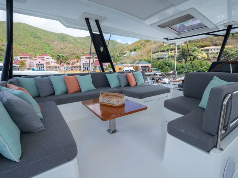 Location bateau Fountaine Pajot KRAZY KAT à Îles Vierges britanniques (BVI) sur Samboat