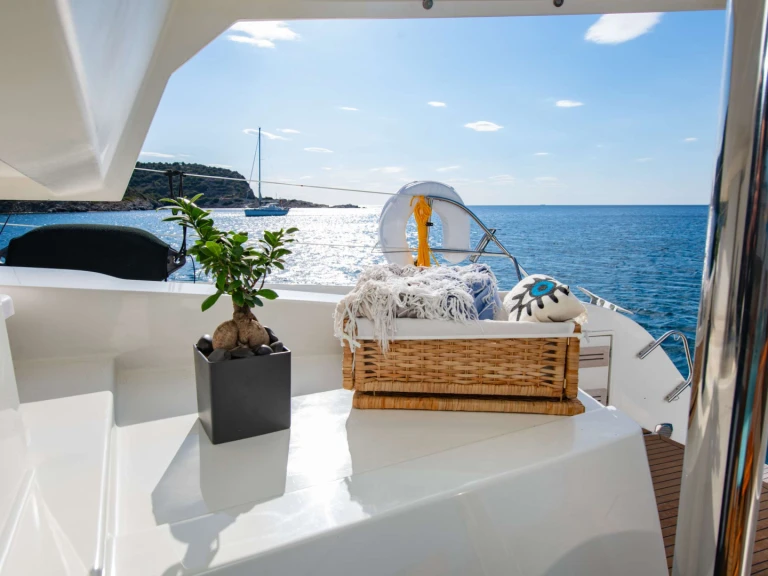 Location Yacht Fountaine Pajot avec permis