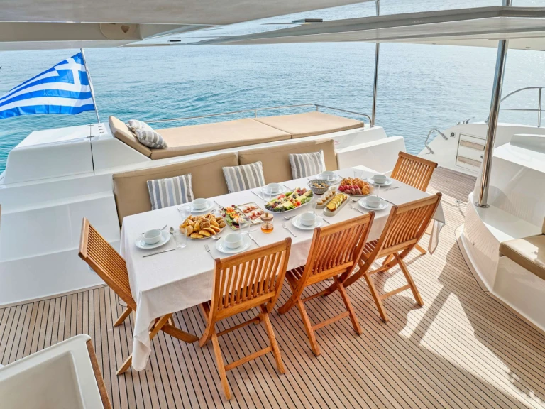 Location à Néa Péramos - Fountaine Pajot HIGH FIVE sur SamBoat