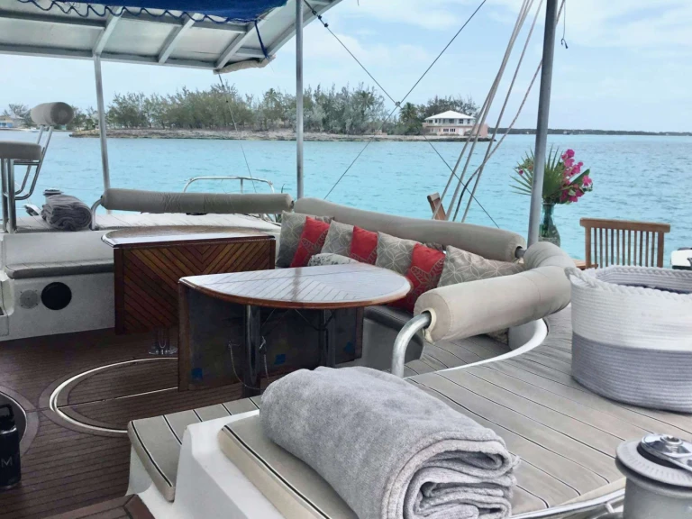 Location Yacht Fountaine Pajot avec permis