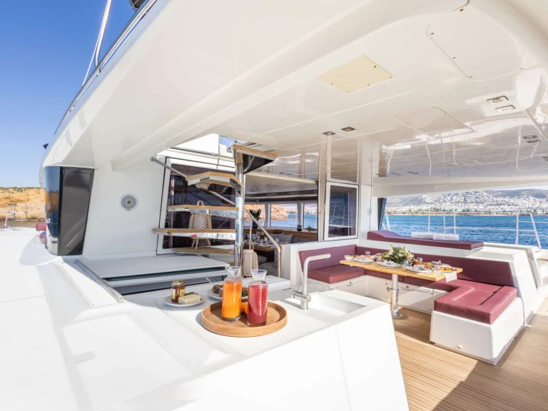 Location Yacht à Álimos - Lagoon KING OF DIAMONDS