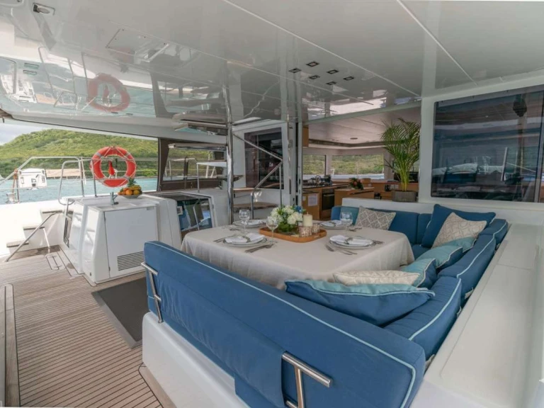Location Yacht à Naples - Lagoon EVER III