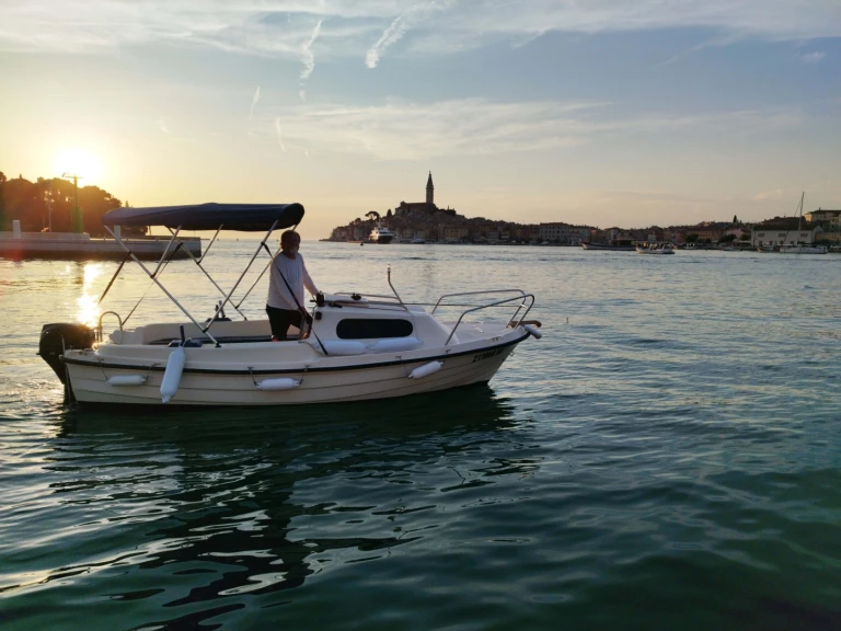Louer Bateau à moteur avec ou sans skipper SPORT MARE à Rovinj