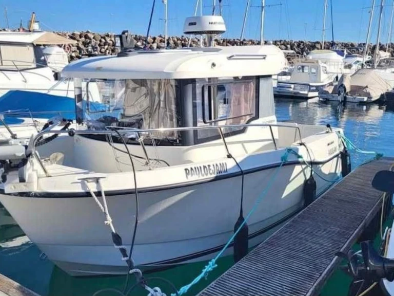 Louez un Quicksilver Activ 605 Pilothouse à Sesimbra