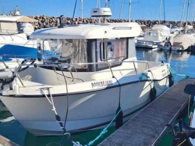 Hire a Quicksilver Activ 605 Pilothouse Sesimbra