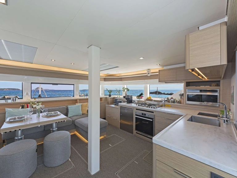 Location bateau Álimos pas cher VERINA STAR
