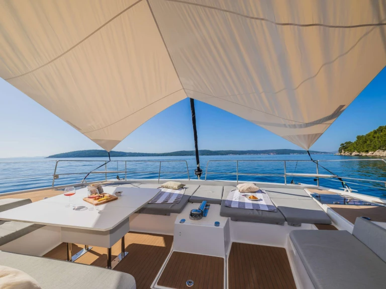 Location bateau Le Pirée pas cher OCEAN LOUNGE