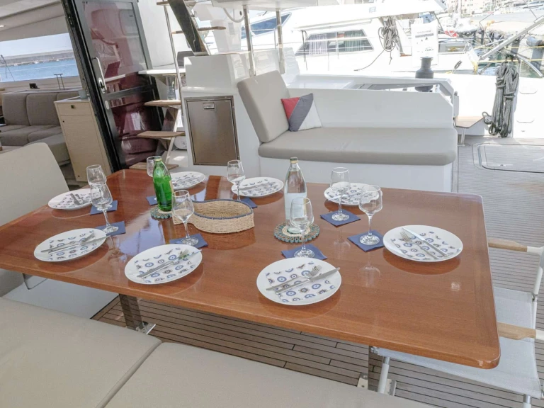 Yacht à louer à Kalamata au meilleur prix
