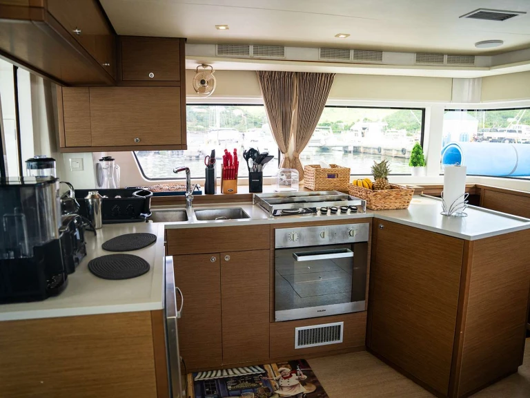 Location à Îles Vierges britanniques (BVI) - Lagoon Blue Octane sur SamBoat