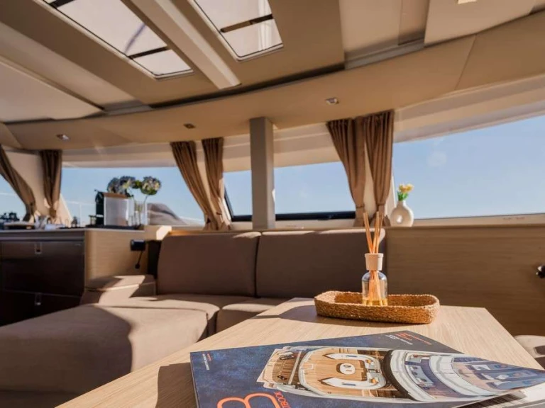 Fountaine Pajot KEBISIKS a louer à Athènes