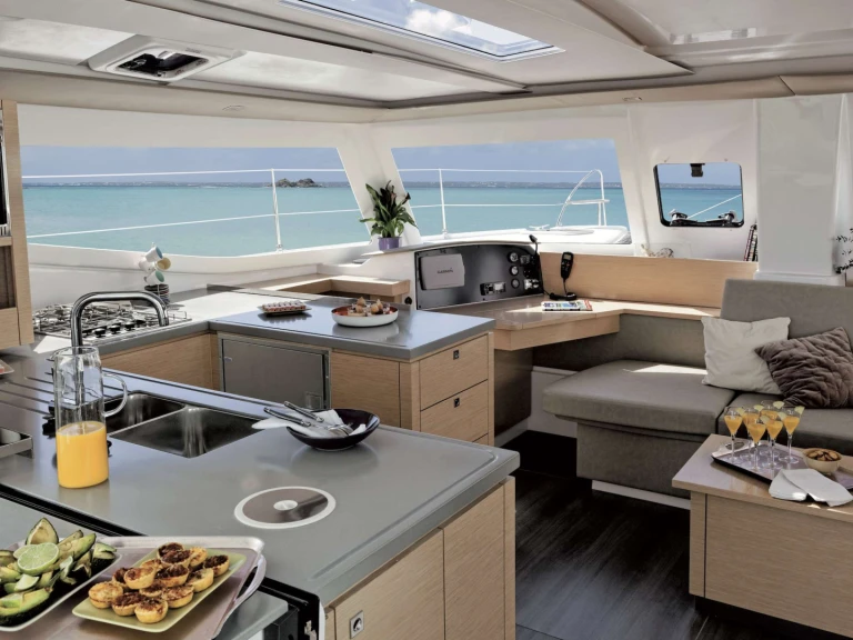 Location Yacht Fountaine Pajot avec permis