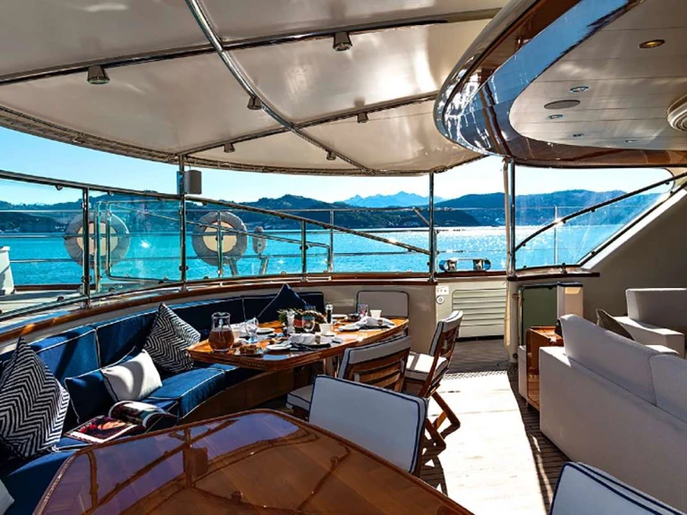Location Yacht Perini Navi avec permis