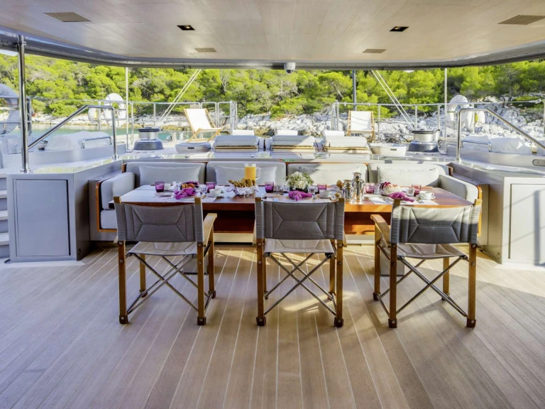 Location Yacht Perini Navi avec permis