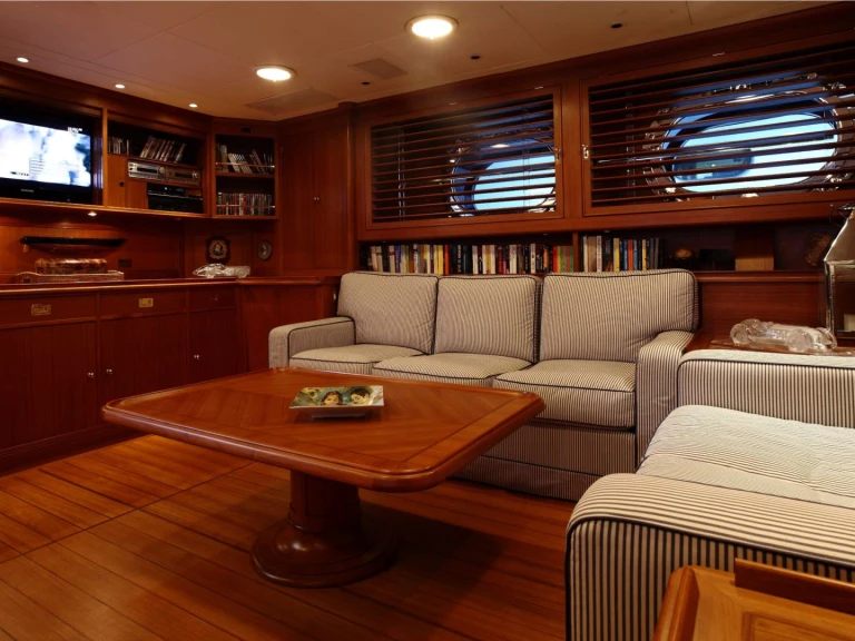 Location bateau Perini Navi HERITAGE M à Naples sur Samboat