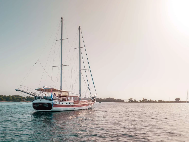 Louer Yacht avec ou sans skipper Custom à Split