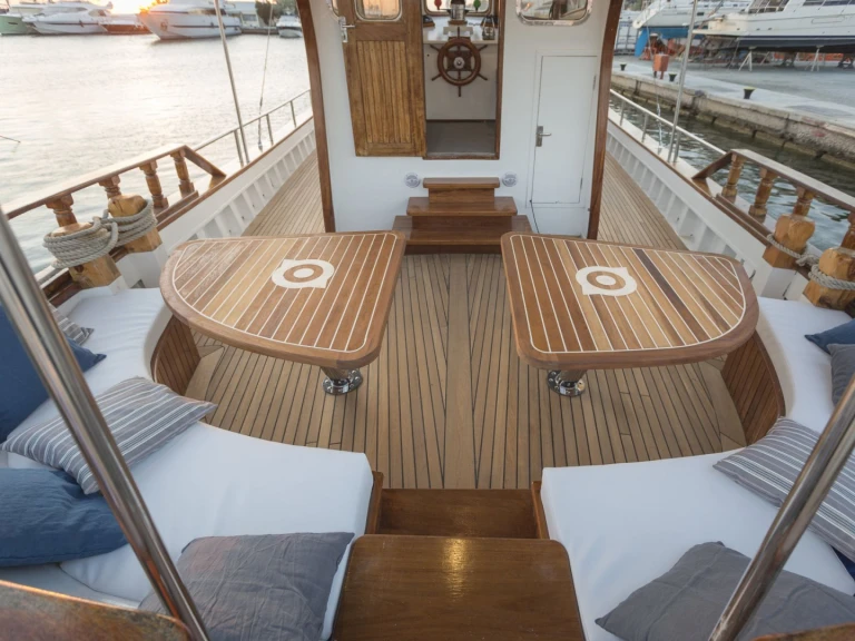 Location bateau Álimos pas cher COSMOS
