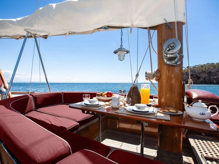 Yacht à louer à Provence-Alpes-Côte d'Azur au meilleur prix